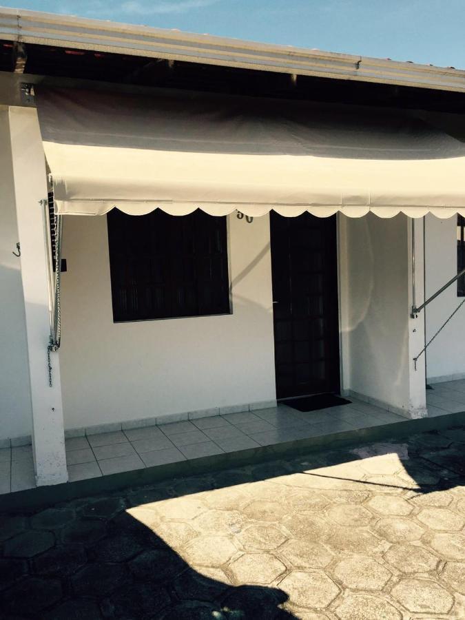 Kitinete Em Matinhos Com Piscina Villa Buitenkant foto